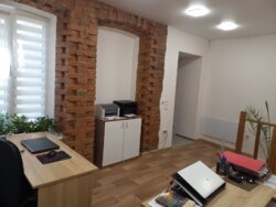 Здається комерційне приміщення 38 кв.м. Центр міста (вул. Соборна) фото 1 Здається комерційне приміщення 38 кв.м. Центр міста (вул. Соборна) фото 1