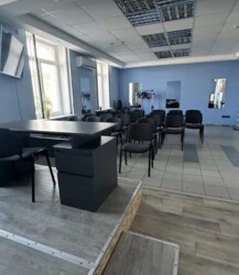 Здається 1 кабінет зала в офісній будівлі. Невелика ціна. Гарний стан. фото 7 Здається 1 кабінет зала в офісній будівлі. Невелика ціна. Гарний стан. фото 7