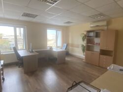 Оренда офісу по вул. 600-річчя (біля ТЦ Мегамол) фото 1 Оренда офісу по вул. 600-річчя (біля ТЦ Мегамол) фото 1