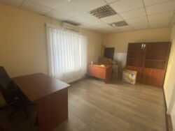 Оренда офісу по вул. 600-річчя (біля ТЦ Мегамол) фото 2 Оренда офісу по вул. 600-річчя (біля ТЦ Мегамол) фото 2