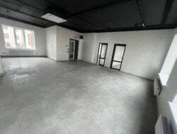 Оренда офісного приміщення 200 кв.м. Центр міста Фасад. Ремонт. фото 10 Оренда офісного приміщення 200 кв.м. Центр міста Фасад. Ремонт. фото 10