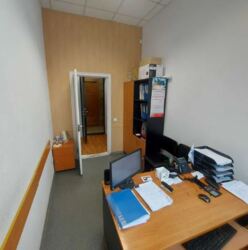 Здаються офісне приміщення від 46,5 кв.м. Ближне Замостя. Ремонт. фото 6 Здаються офісне приміщення від 46,5 кв.м. Ближне Замостя. Ремонт. фото 6