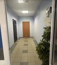 Здається 1 кабінет зала в офісній будівлі. Невелика ціна. Гарний стан. фото 4 Здається 1 кабінет зала в офісній будівлі. Невелика ціна. Гарний стан. фото 4