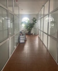Здається офісне приміщення 200 кв.м. в Центрі міста. фото 5 Здається офісне приміщення 200 кв.м. в Центрі міста. фото 5