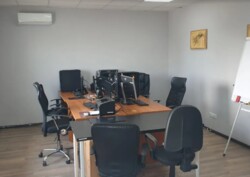 Здається офісне приміщення в центрі міста. 63 кв.м. фото 2 Здається офісне приміщення в центрі міста. 63 кв.м. фото 2