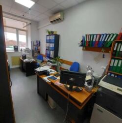 Здаються офісне приміщення від 46,5 кв.м. Ближне Замостя. Ремонт. фото 7 Здаються офісне приміщення від 46,5 кв.м. Ближне Замостя. Ремонт. фото 7