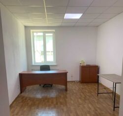 Терміново. Здам в оренду офісне приміщення в районі Макдональдса 130 грн.код № 1-495-432 фото 2 Терміново. Здам в оренду офісне приміщення в районі Макдональдса 130 грн.код № 1-495-432 фото 2