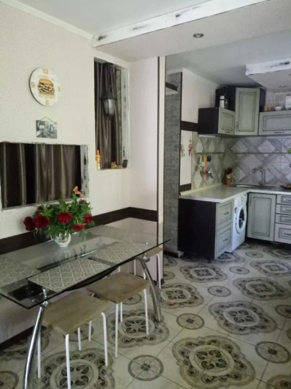 Квартира с ремонтом посуточно Черноморск! фото 1 Квартира с ремонтом посуточно Черноморск! фото 1