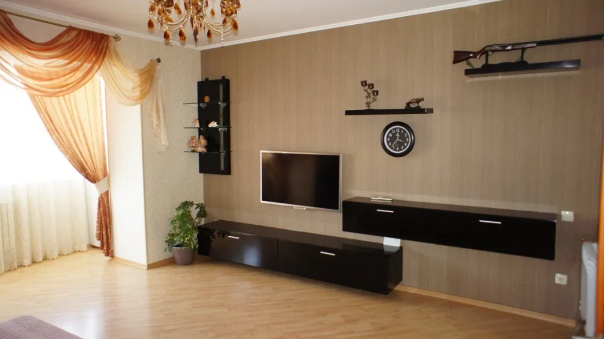 Двухкомнатная квартира в Аббовском доме длительно, до лета! фото 1 Двухкомнатная квартира в Аббовском доме длительно, до лета! фото 1