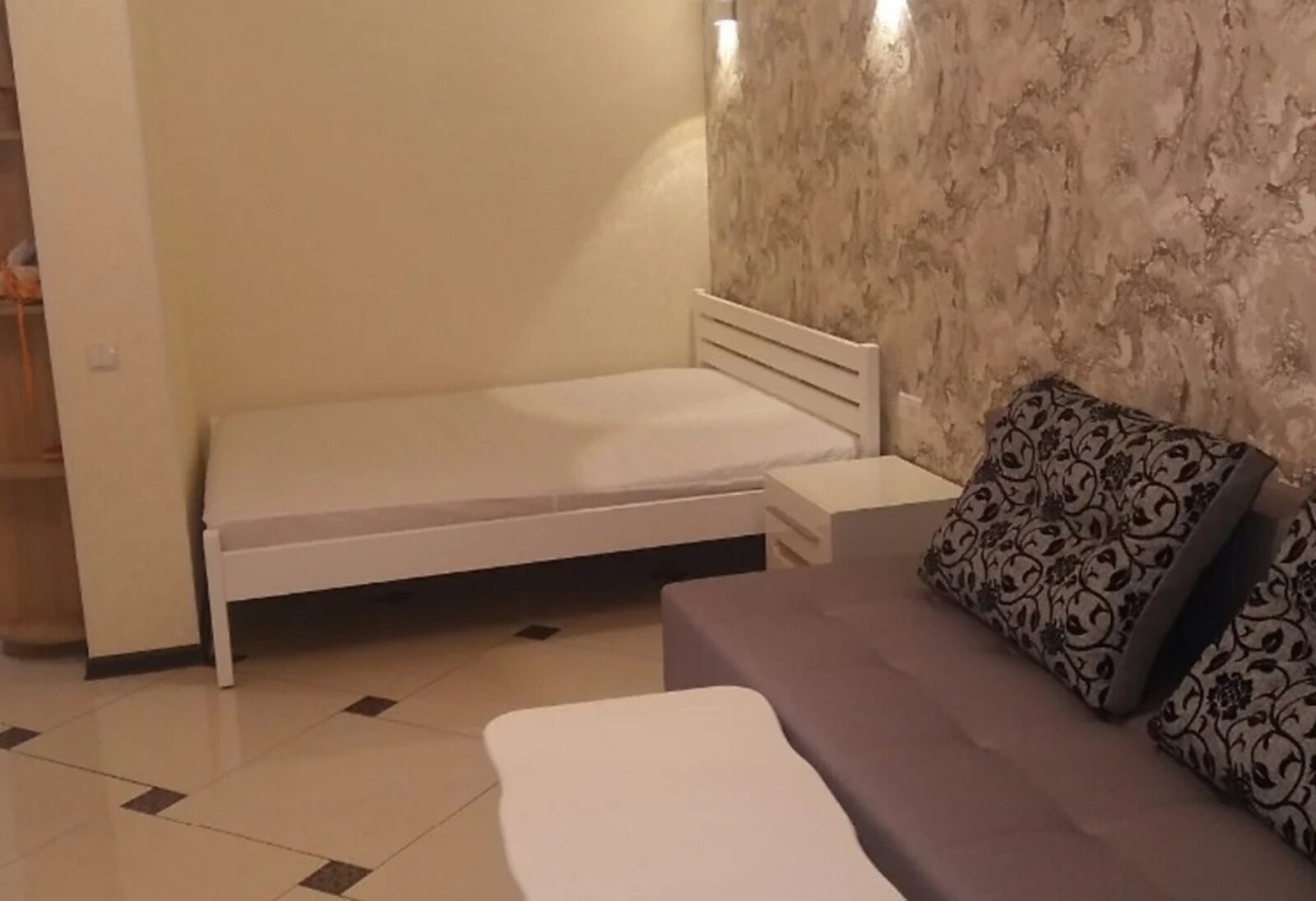 Здається 1-но кімнатна квартира подобово. Р-н Вишенька фото 1 Здається 1-но кімнатна квартира подобово. Р-н Вишенька фото 1