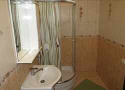 Здається 2-х кімнатна квартира подобово. Центральна частина міста. Все є фото 4 Здається 2-х кімнатна квартира подобово. Центральна частина міста. Все є фото 4