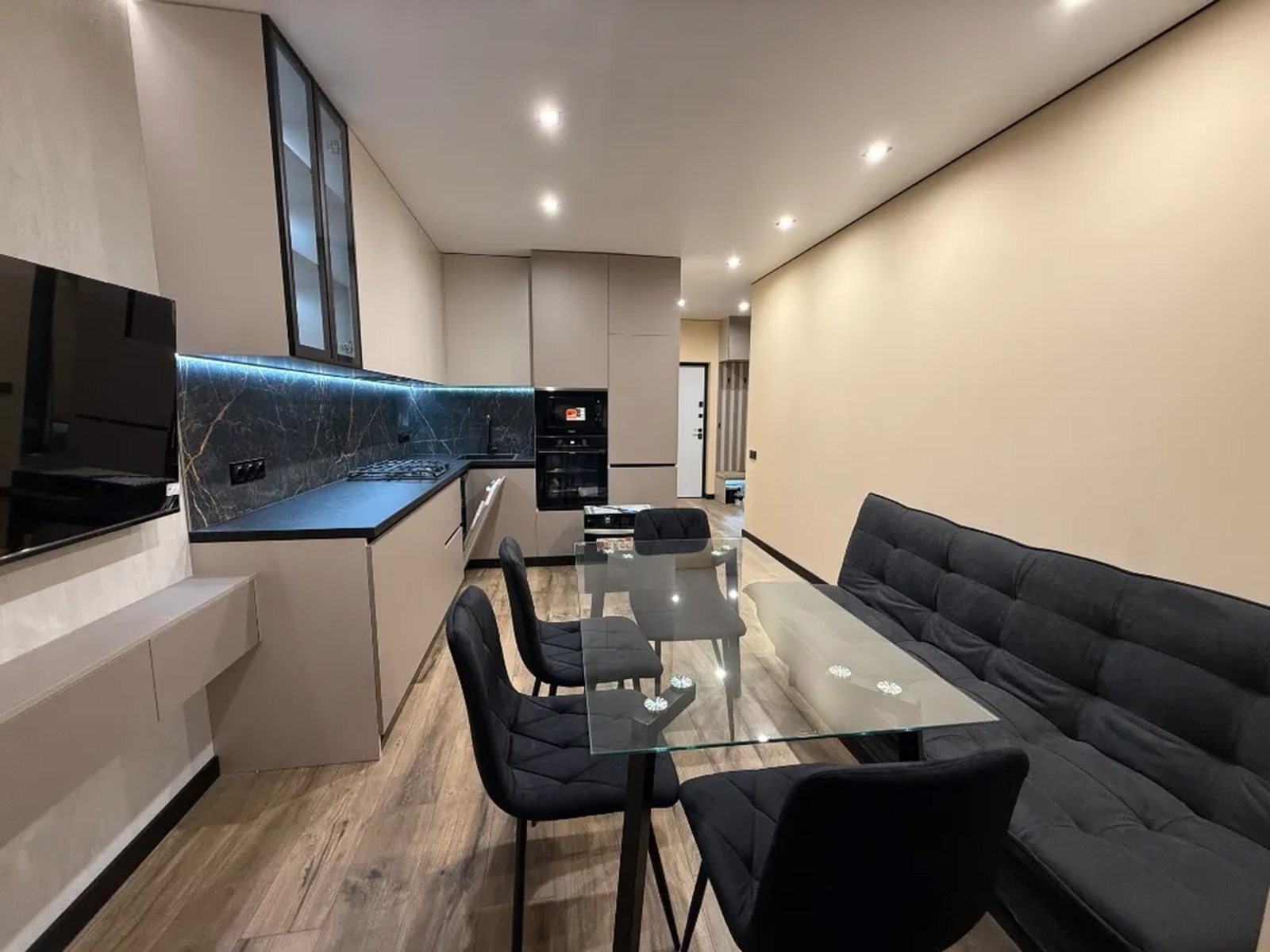 ������ 1-� �������� � �� ����������� ����� 2 / ������������ ���� 1