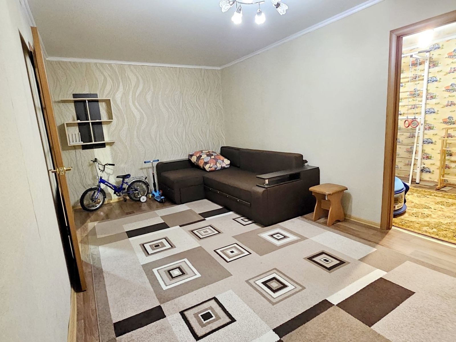 Продам уютную 2-к квартиру на Косиора, район школы №118 фото 1 Продам уютную 2-к квартиру на Косиора, район школы №118 фото 1