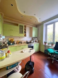 ������ 3-��������� �������� � ������ ��. ������������, ����� McDonald�s� ���� 5