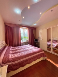 ������ 3-��������� �������� � ������ ��. ������������, ����� McDonald�s� ���� 8