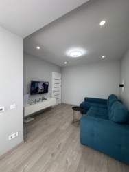  2-  (572)   Suncity (), . ,  3  7