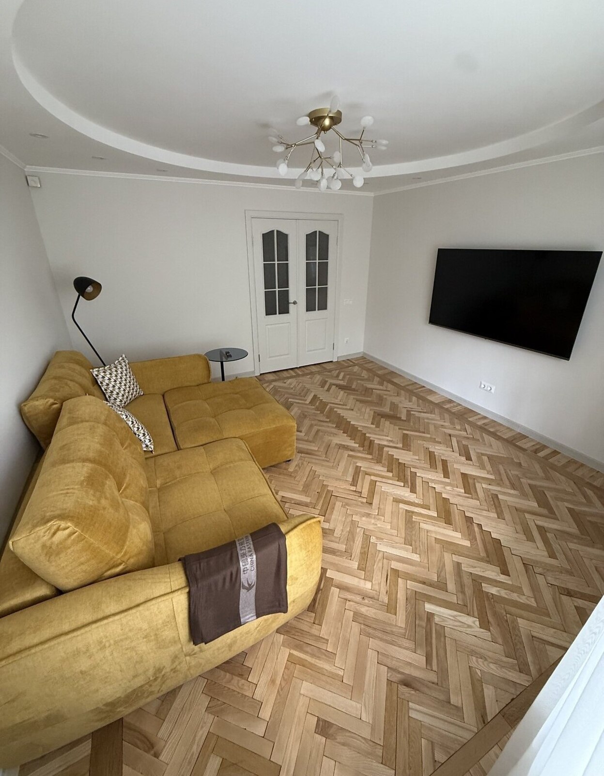 Продаж 3к квартири 67 кв. м на просп. Космонавтів 39 фото 1 Продаж 3к квартири 67 кв. м на просп. Космонавтів 39 фото 1