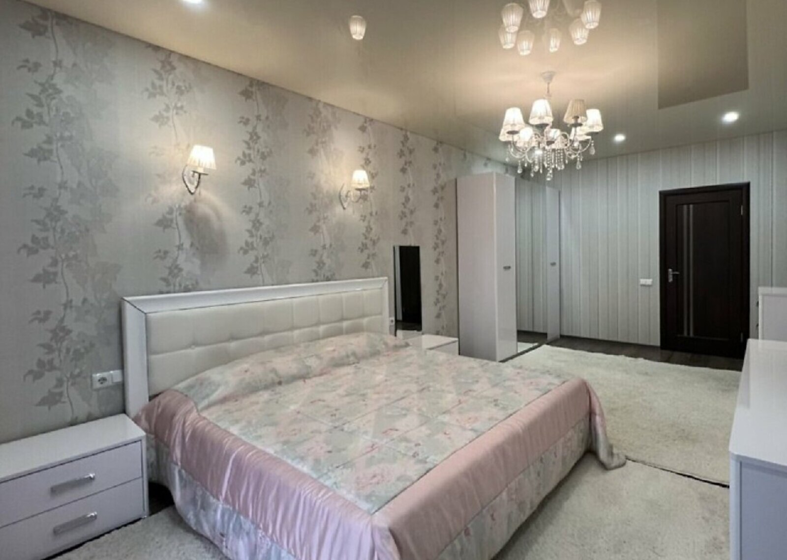 Продаж 1к квартири 61 кв. м на вул. В'ячеслава Чорновола фото 1 Продаж 1к квартири 61 кв. м на вул. В'ячеслава Чорновола фото 1