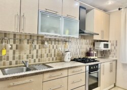 ³, ', .  , ,     !  23