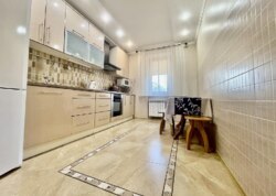 ³, ', .  , ,     !  1