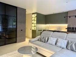 1        FOREST HOME !  5