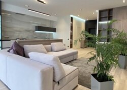 ³, ', . ,  ' Avalon - 5' .  5