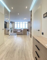 ³, ', . ,  ' Avalon - 5' .  8