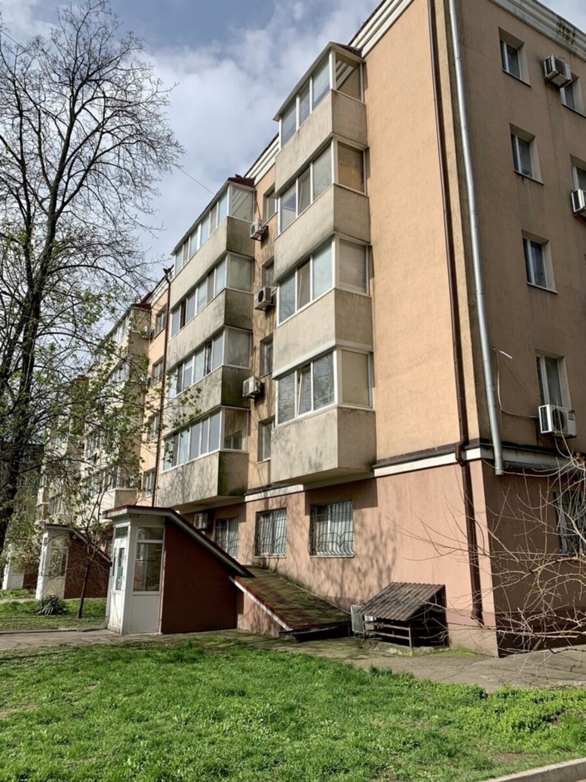 Продам двокімнатну квартиру на Гладкова фото 1 Продам двокімнатну квартиру на Гладкова фото 1