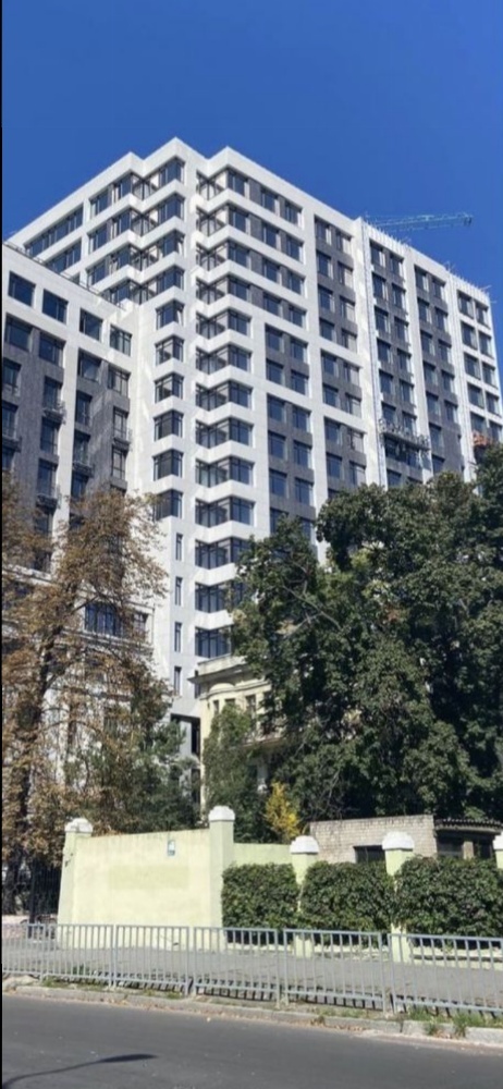   12    Central Park,  1