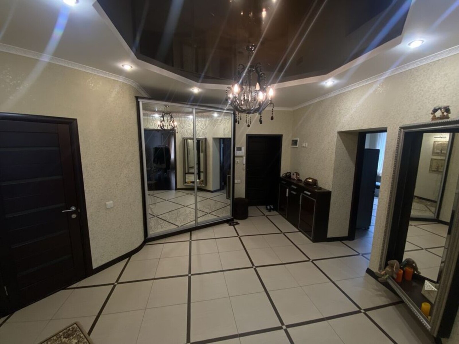 Продам 3к квартиру 132кв.м ЦЕНТР. фото 1 Продам 3к квартиру 132кв.м ЦЕНТР. фото 1