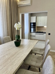 Продаж 3 кімнатної квартири з ремонтом/ центр / Сквер Бабаєва фото 2 Продаж 3 кімнатної квартири з ремонтом/ центр / Сквер Бабаєва фото 2