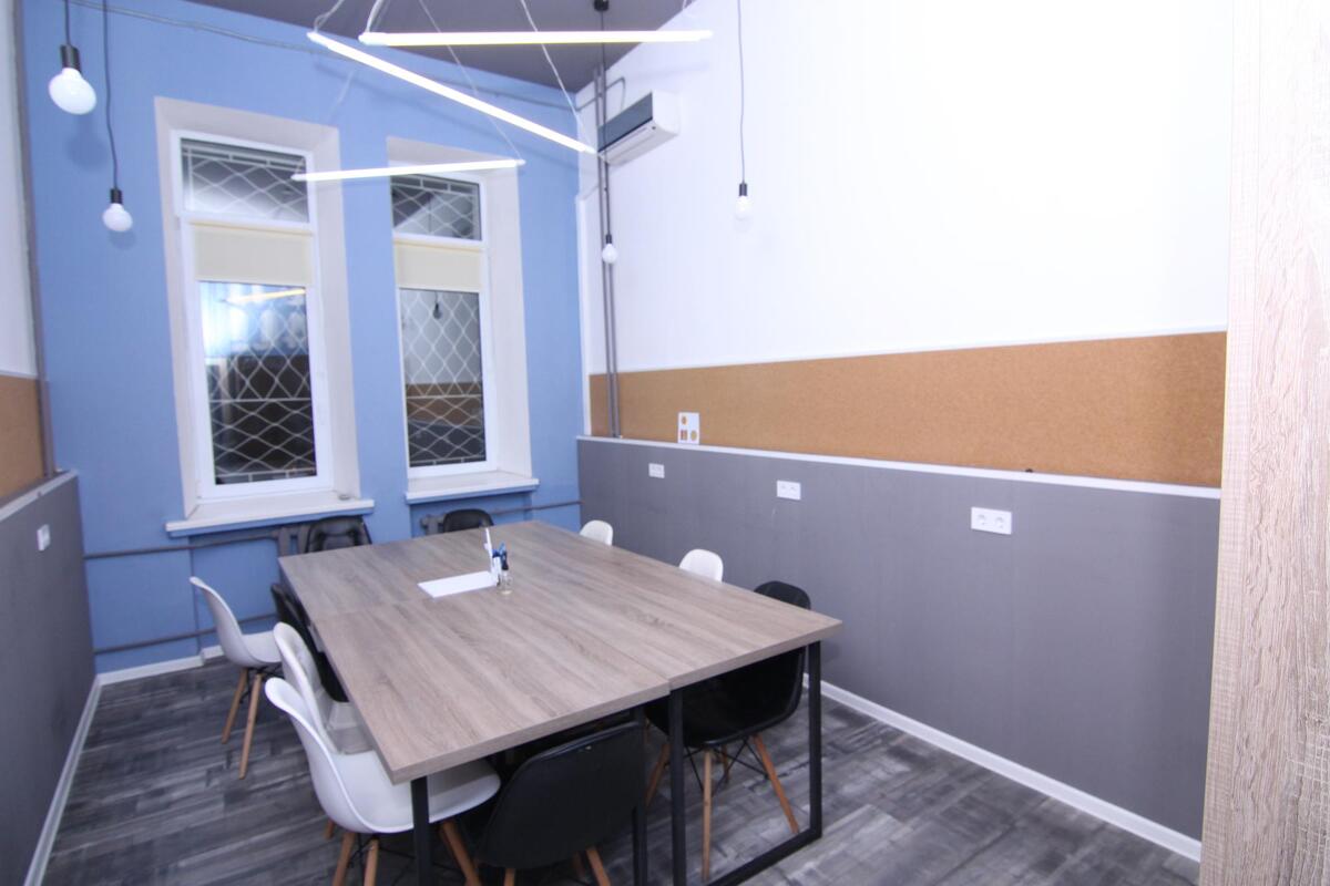 продам 4 кімнатну квартиру 1 поверх 4-пов Володимирська вул., 81-а, Шевченківський р-н , Київ фото 1 продам 4 кімнатну квартиру 1 поверх 4-пов Володимирська вул., 81-а, Шевченківський р-н , Київ фото 1