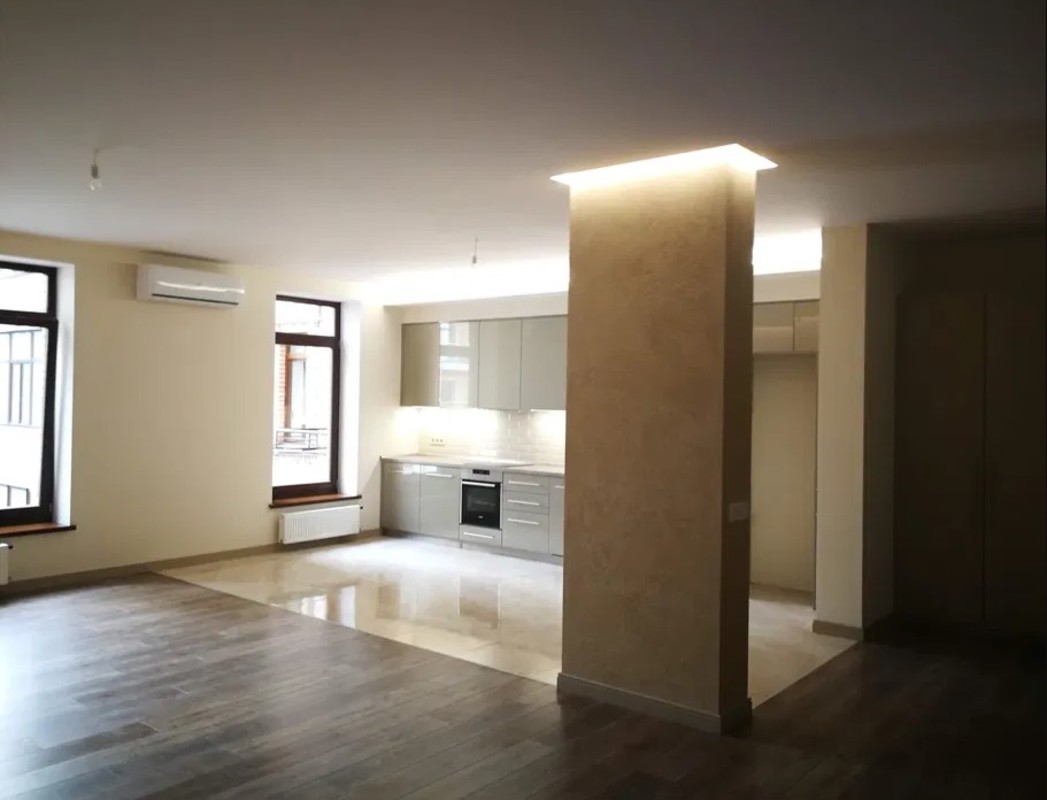 Продам 4-к квартиру в самом центре Киева, Круглоуниверситетская 3-5, Готовый Бизнес. Крещатик, фото 1 Продам 4-к квартиру в самом центре Киева, Круглоуниверситетская 3-5, Готовый Бизнес. Крещатик, фото 1