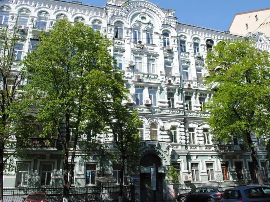 Продам 2-х комнатную квартиру, ул. Большая Житомирская, 8Б. Рядом: Софиевская и Михайловская площади, Андреевский спуск фото 1 Продам 2-х комнатную квартиру, ул. Большая Житомирская, 8Б. Рядом: Софиевская и Михайловская площади, Андреевский спуск фото 1