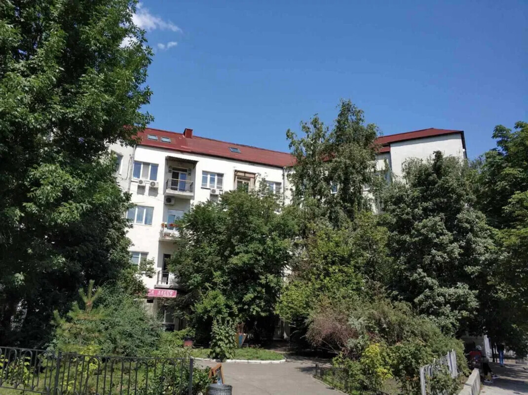 Продам 5 комнатную двухуровневую квартиру Банковая угол с Лютеранской 21/12 в историческом центре Киева, правительственный квартал. В пешей доступности Мариинский парк. фото 1 Продам 5 комнатную двухуровневую квартиру Банковая угол с Лютеранской 21/12 в историческом центре Киева, правительственный квартал. В пешей доступности Мариинский парк. фото 1