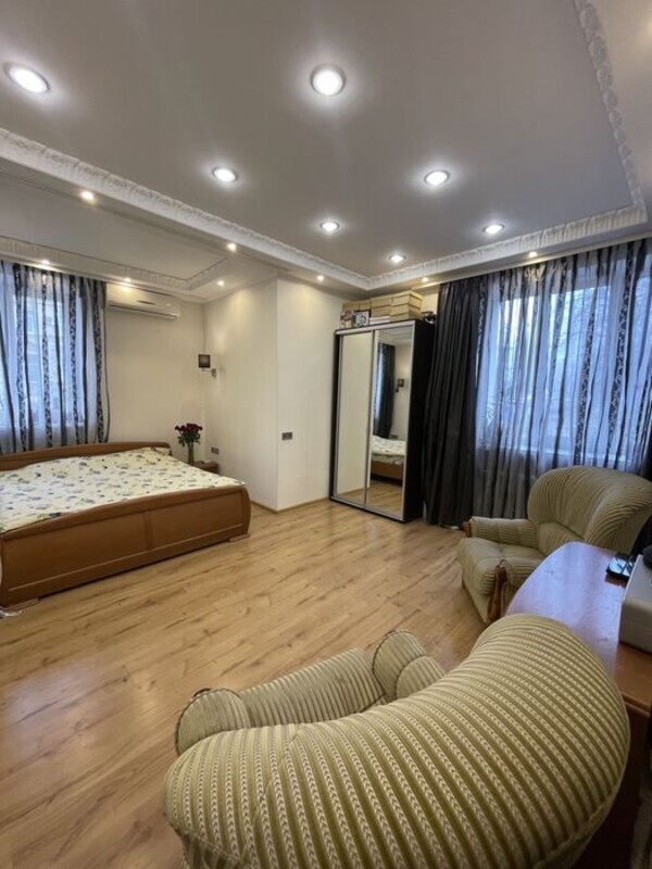 Продам 1 к квартиру в центре Киева, ул. Назаровская 25/3 фото 1 Продам 1 к квартиру в центре Киева, ул. Назаровская 25/3 фото 1