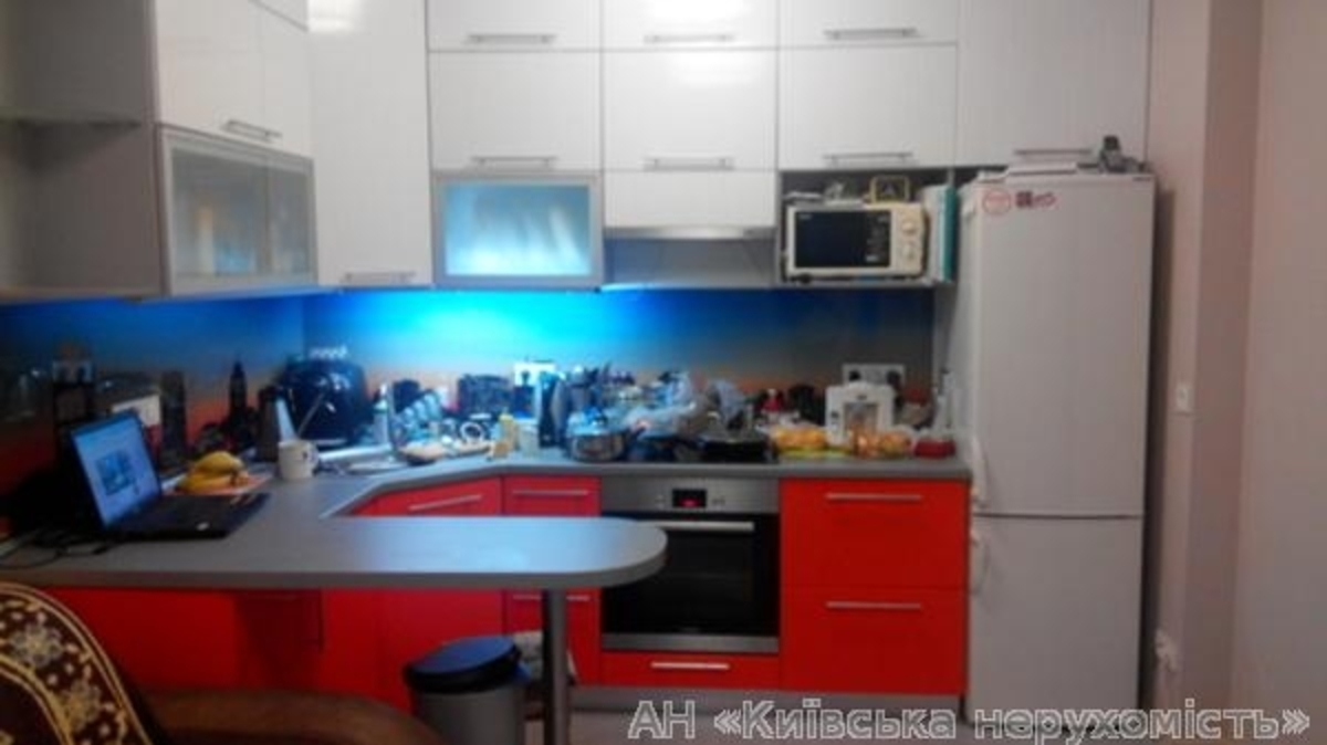 Продам квартиру-студию по ул. Йорданская (Лайоша Гавро), 1 (м. Оболонь, м. Почайна) фото 1 Продам квартиру-студию по ул. Йорданская (Лайоша Гавро), 1 (м. Оболонь, м. Почайна) фото 1