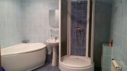 ������ 3� ��������� �������� 102��.�, � ������� ��������, �������, � ����� ���������. 3 ���������� �������, ���������� ������� �����, 2 �������, �����������, ������. �������� ����������, ��� �������, �������� ������ ��, ���������� �������. �������� ������ ���� 4