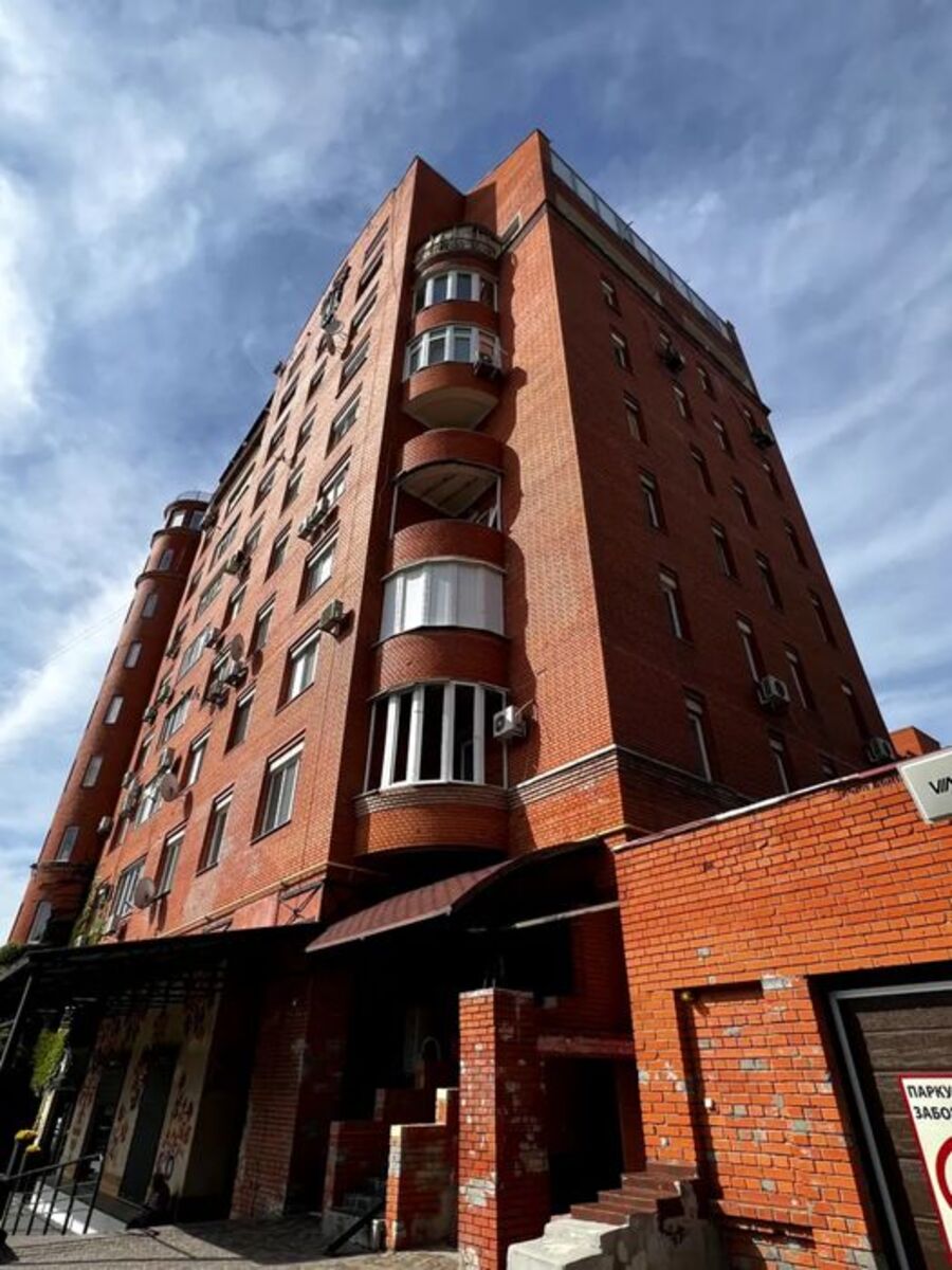 Продаж квартири-офісу у центрі міста фото 1 Продаж квартири-офісу у центрі міста фото 1