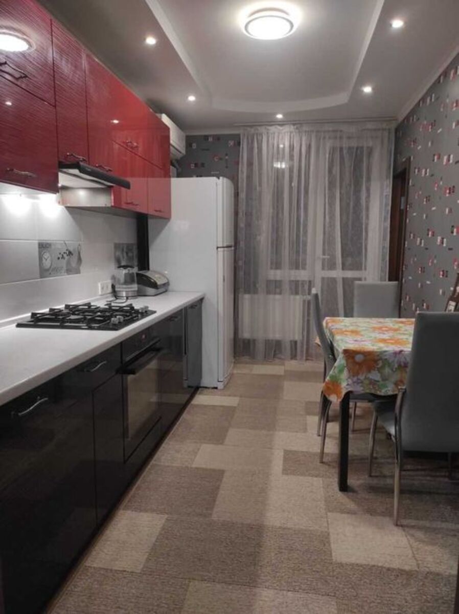 ������ 1 ��.������� ���������� ,������ 37000�.�. ���� 1