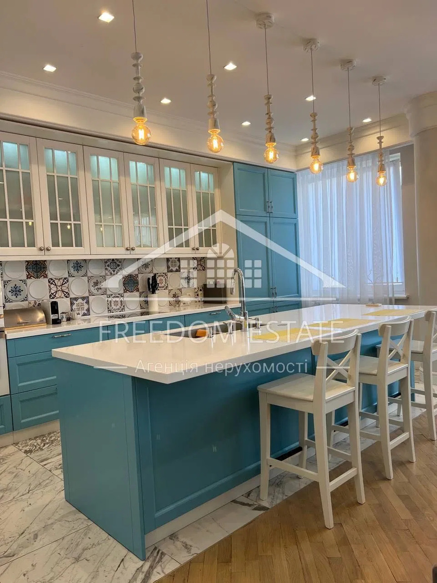 � ������� 4 - ��������� �������� 152 �2 ������ ��. �����������, 1 + ����� � �������� ���� 1