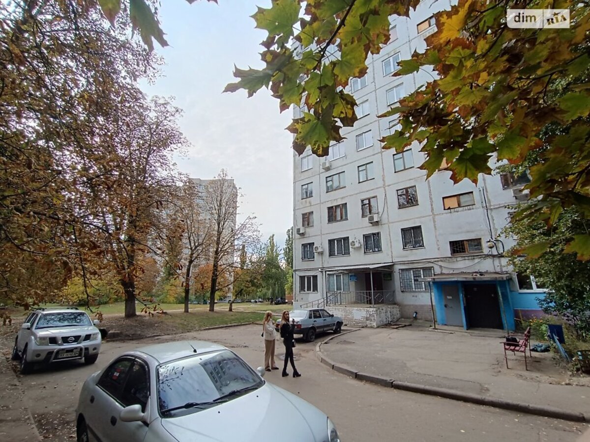 ������ 4-������� �������� �� ��. ����������������, 158�. ���� 1