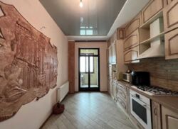 У продажу 2 - кімнатна квартира в клубному будинку преміум-класу у самому центрі міста на вулиці Єніна (Бакуліна) фото 1 У продажу 2 - кімнатна квартира в клубному будинку преміум-класу у самому центрі міста на вулиці Єніна (Бакуліна) фото 1