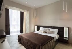 Продам 2 ком.кв., метро Индустриальная, с дизайнерским ремонтом. фото 1 Продам 2 ком.кв., метро Индустриальная, с дизайнерским ремонтом. фото 1