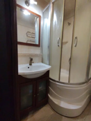 1-ий поверх,3 кімн. від власника. Метро 'Перемога' 2 хвл пішки. фото 7 1-ий поверх,3 кімн. від власника. Метро 'Перемога' 2 хвл пішки. фото 7