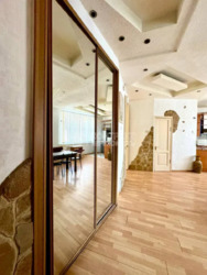 Продам 3 к.кв., СЕРТИФИКАТ,Центр, м. Яр. Мудрого, ул.Лермонтовская фото 4 Продам 3 к.кв., СЕРТИФИКАТ,Центр, м. Яр. Мудрого, ул.Лермонтовская фото 4