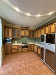 Продам 3х комн.квартиру 117м2,ул.О.Яроша 22,Метро Ботанический Сад фото 1 Продам 3х комн.квартиру 117м2,ул.О.Яроша 22,Метро Ботанический Сад фото 1