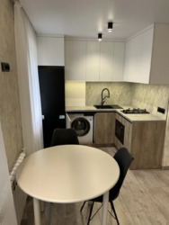 Продам 1к.кв с евроремонтом біля метро 23 серпня фото 1 Продам 1к.кв с евроремонтом біля метро 23 серпня фото 1