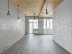 В продаже 3 - комнатная двухуровневая квартира в центральной части города на ул. Дмитриевской, 19 фото 1 В продаже 3 - комнатная двухуровневая квартира в центральной части города на ул. Дмитриевской, 19 фото 1