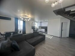 В продаже 3 - комнатная двухуровневая квартира в ЖК Лазурный фото 1 В продаже 3 - комнатная двухуровневая квартира в ЖК Лазурный фото 1